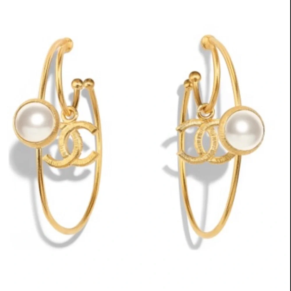NIB Chanel Pearl Hoop Earrings - Picture 1 of 7